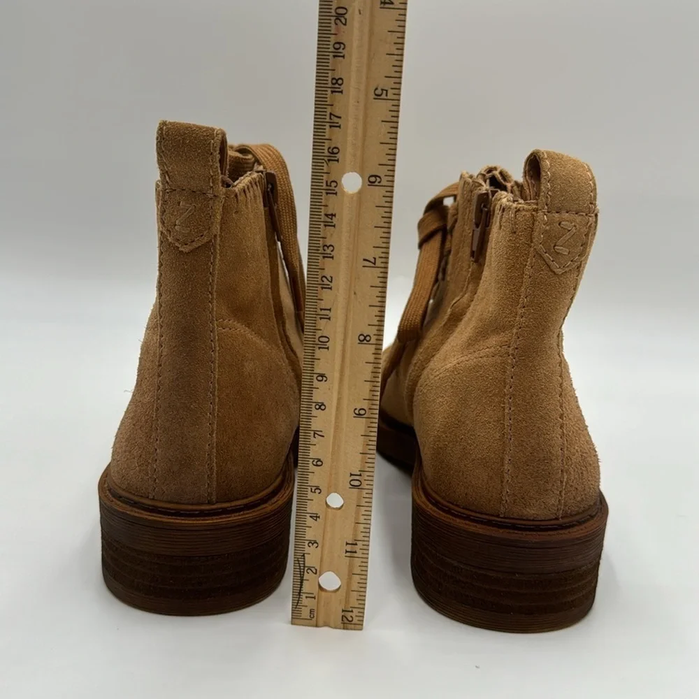 Zodiac tan Suede Ankle boots size 9 1/2 NWOT